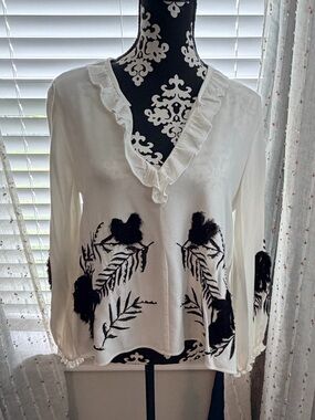 Zara White Ruffle V-Neck Blouse with Black Floral Motif